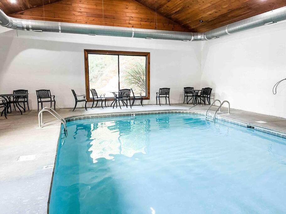 Indoor Heated Pool Hot Tub Cabin Sevierville Bagian luar foto